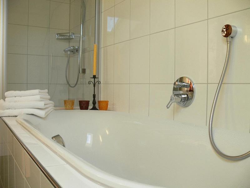 Engel 3*